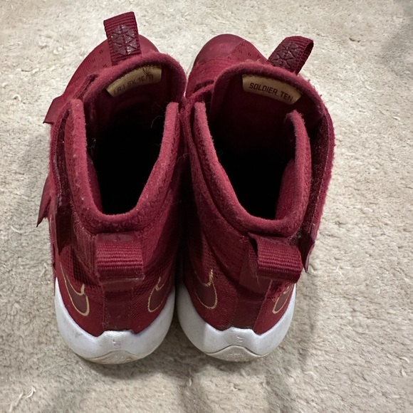 Nike Men's Lebron Soldier 10 'Team Christ the King - Picture 4 of 6